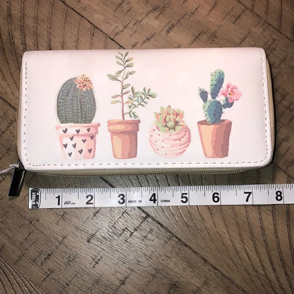 NWT Western Garden 🪴 Security Zip Vegan Wallet. Roomy!